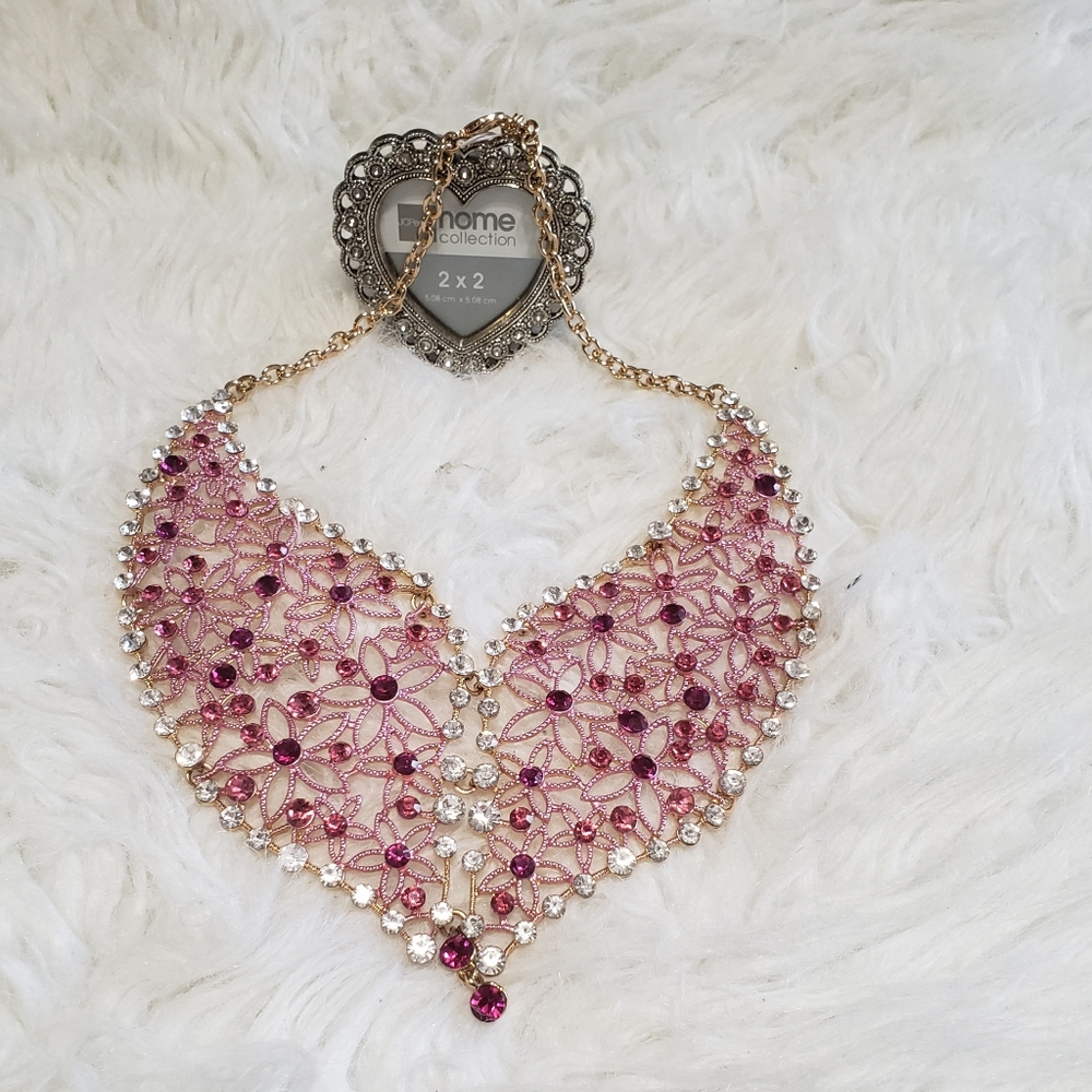 Statement piece necklace.
